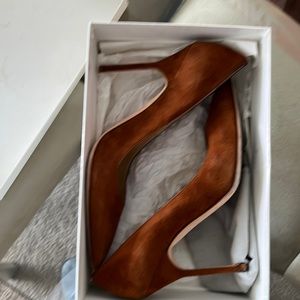 Used mano blahnik